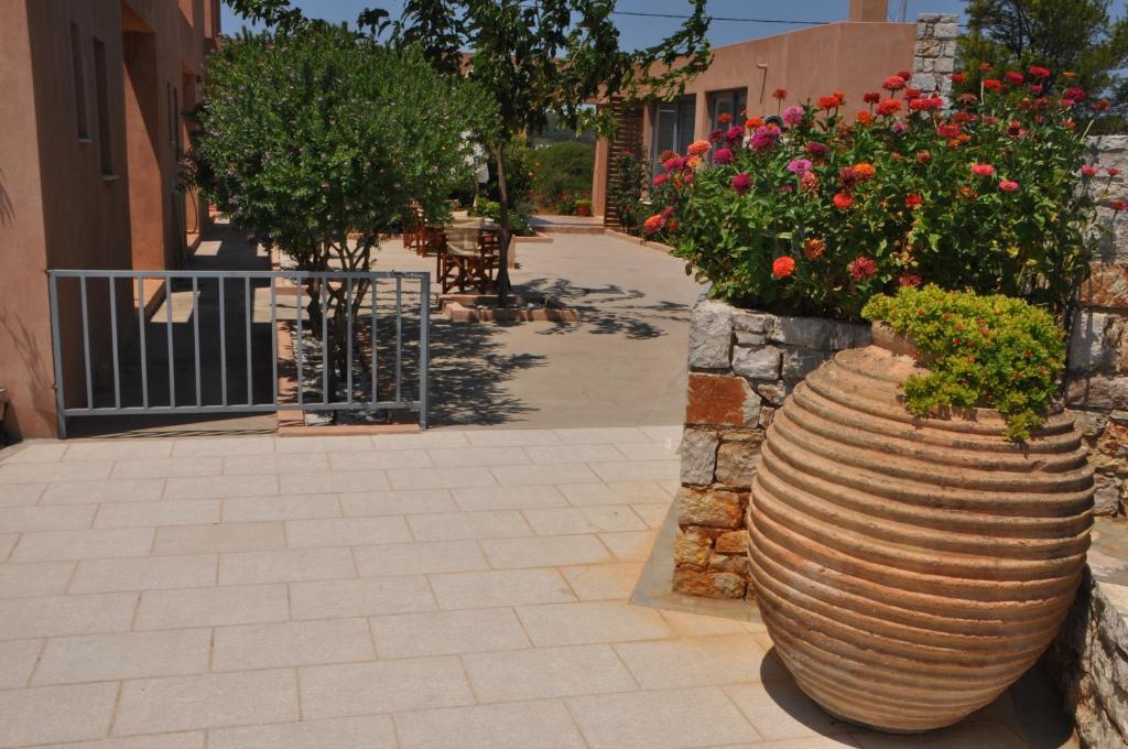 Petradi Aparthotel Livadi  Ngoại thất bức ảnh