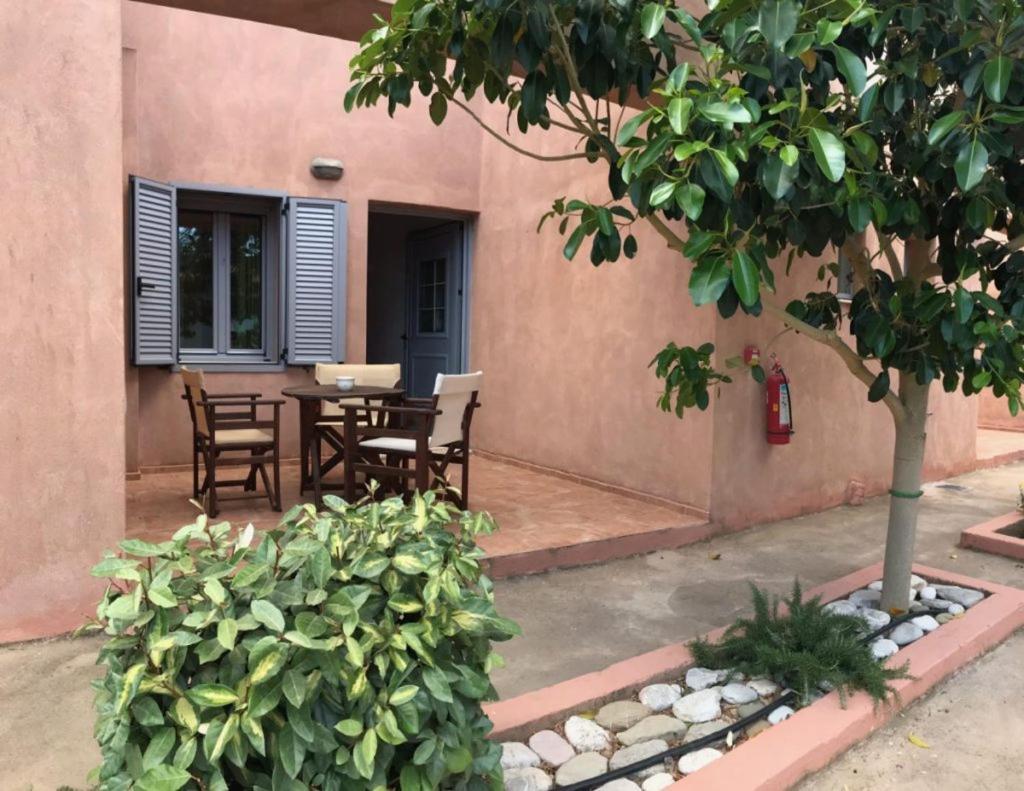Petradi Aparthotel Livadi  Ngoại thất bức ảnh