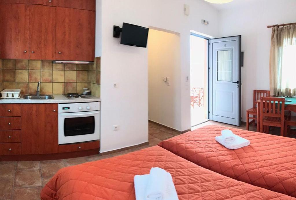 Petradi Aparthotel Livadi  Ngoại thất bức ảnh