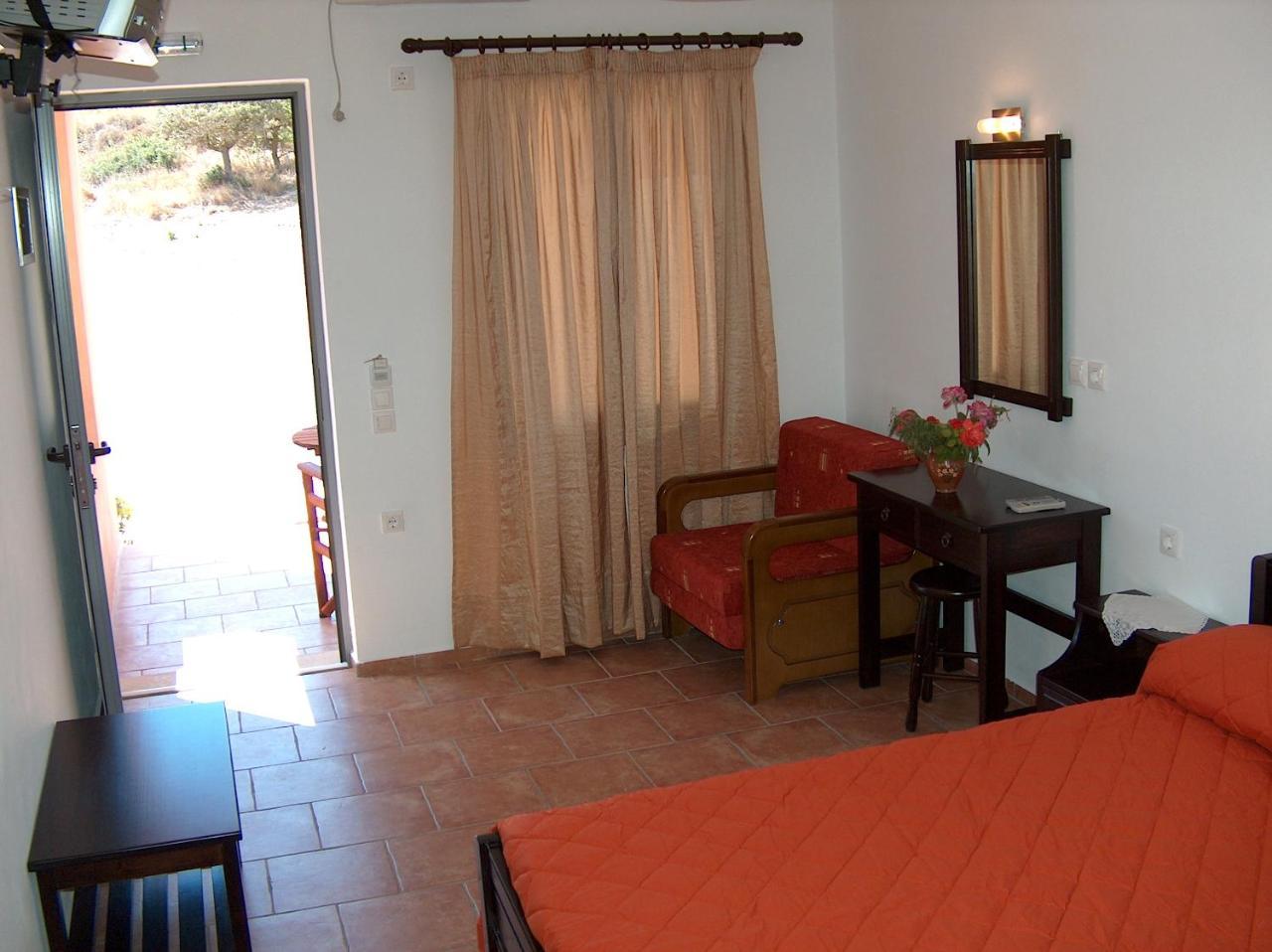 Petradi Aparthotel Livadi  Ngoại thất bức ảnh